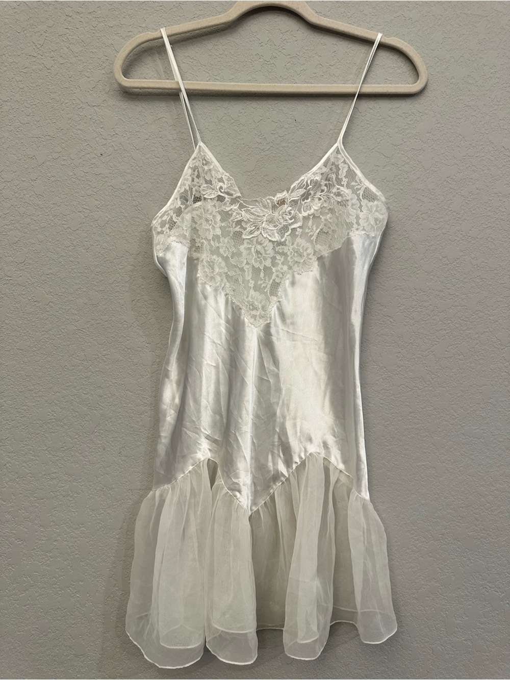 Vintage 1990 Victoria's Secret Gold Label white Silky bridal  lingerie lace slip